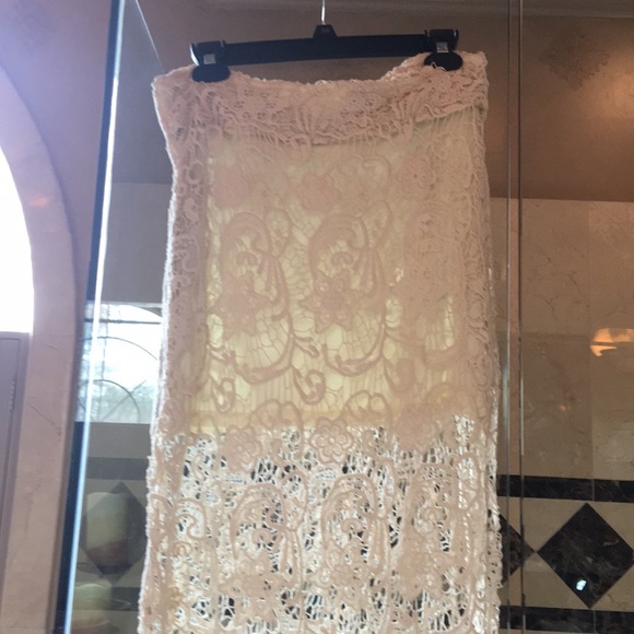 Cream lace skirt - Picture 2 of 3